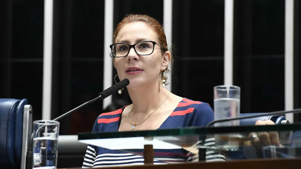 Carla Zambelli critica decisão do STF e cobra reação com palavra final da Câmara